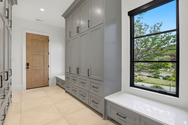 349 FORD CANYON DR, Centerville, UT 84014