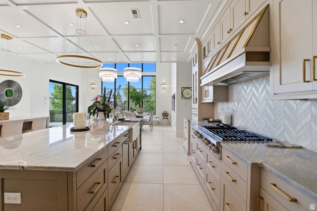 349 FORD CANYON DR, Centerville, UT 84014
