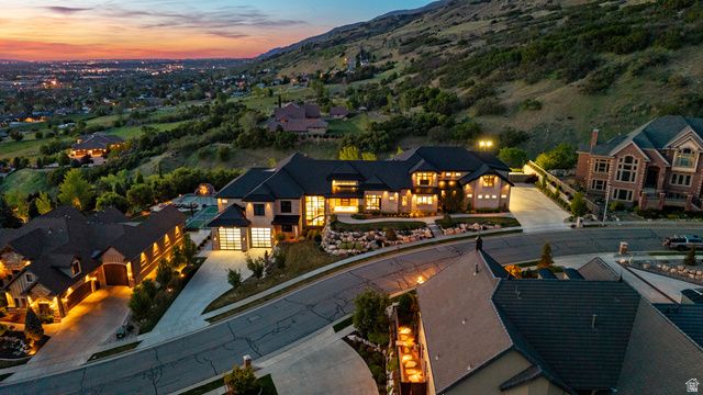 349 FORD CANYON DR, Centerville, UT 84014