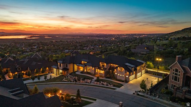 349 FORD CANYON DR, Centerville, UT 84014