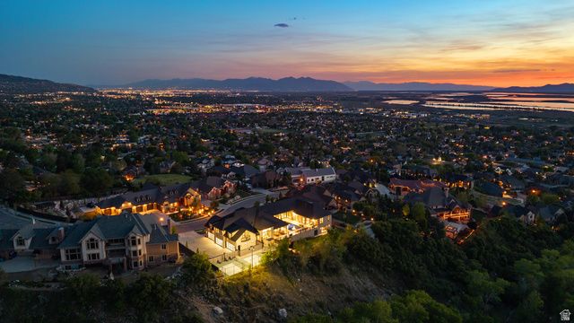 349 FORD CANYON DR, Centerville, UT 84014