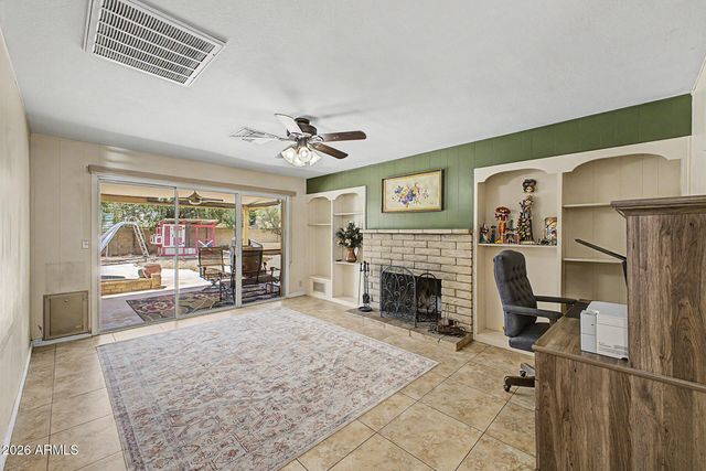 1701 E GREENWAY Street, Mesa, AZ 85203