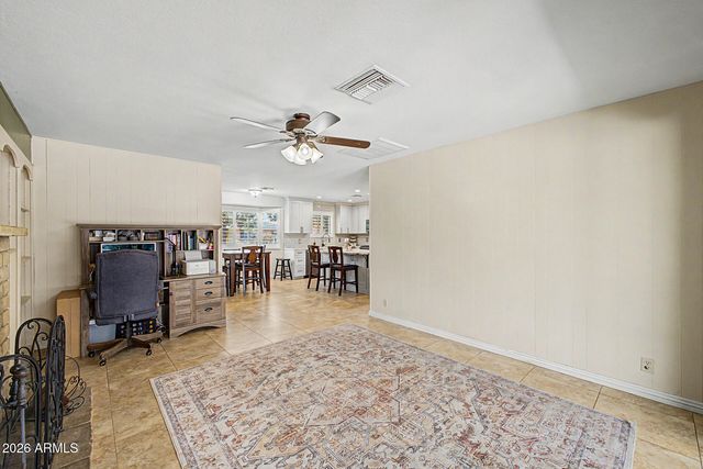 1701 E GREENWAY Street, Mesa, AZ 85203