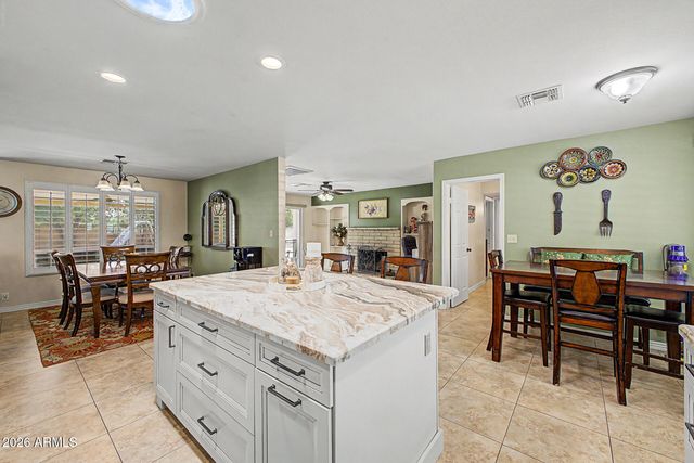 1701 E GREENWAY Street, Mesa, AZ 85203