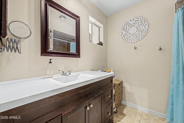 1701 E GREENWAY Street, Mesa, AZ 85203