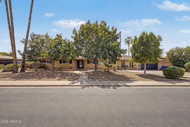 1701 E GREENWAY Street, Mesa, AZ 85203