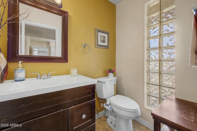 1701 E GREENWAY Street, Mesa, AZ 85203