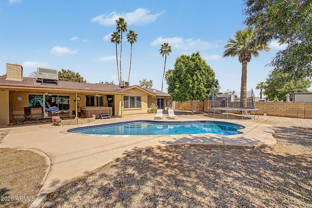 1701 E GREENWAY Street, Mesa, AZ 85203