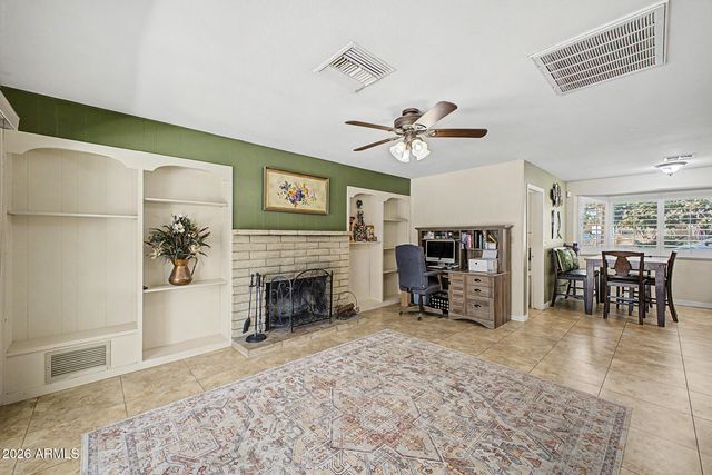 1701 E GREENWAY Street, Mesa, AZ 85203