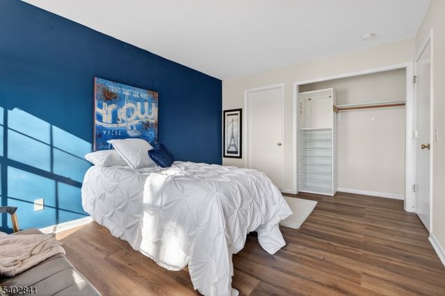 11 Evergreen Dr 63, Clifton City, NJ 07014