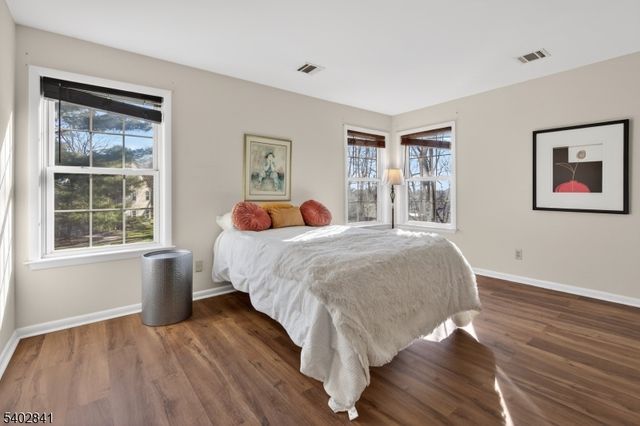 11 Evergreen Dr 63, Clifton City, NJ 07014