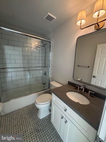 129 N PARK RD, Newtown, PA 18940