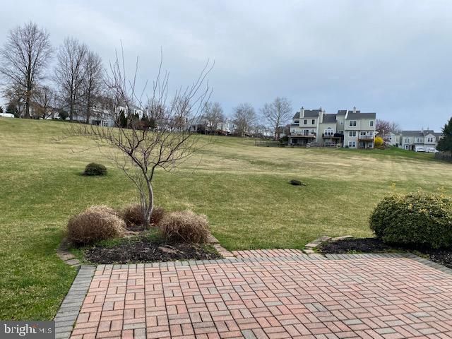 129 N PARK RD, Newtown, PA 18940