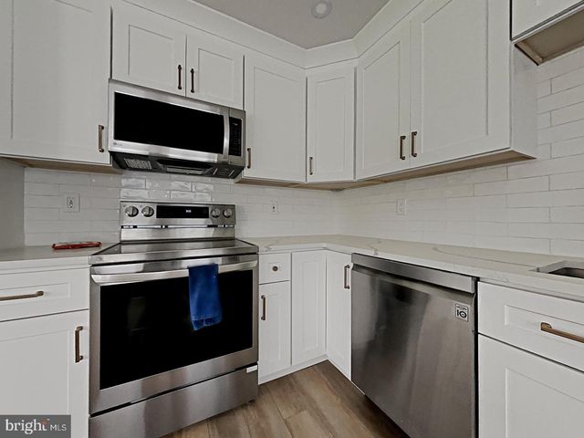 129 N PARK RD, Newtown, PA 18940