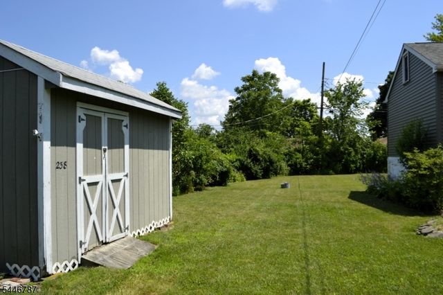 238 Fairview Ave, Hampton Twp., NJ 07860