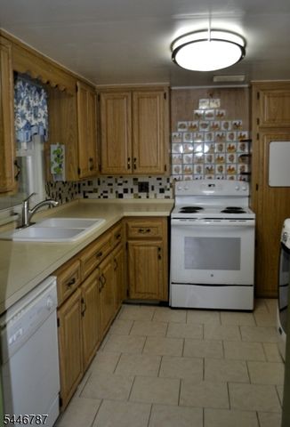238 Fairview Ave, Hampton Twp., NJ 07860