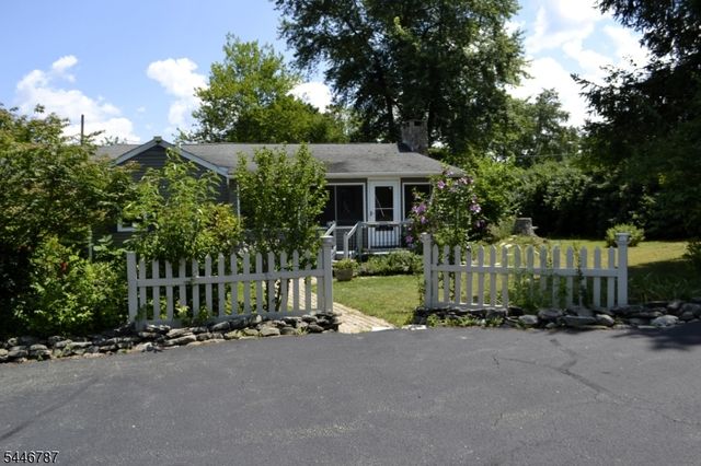 238 Fairview Ave, Hampton Twp., NJ 07860