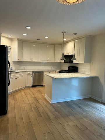 2041 Woodland Shores Road, Charleston, SC 29412