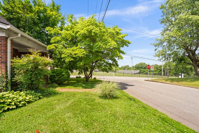 400 Connell St, Springfield, TN 37172