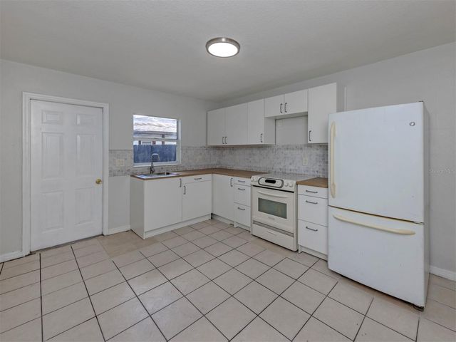 5636 6TH STREET COURT E, Bradenton, FL 34203