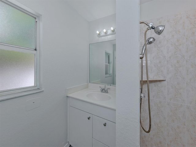 5636 6TH STREET COURT E, Bradenton, FL 34203