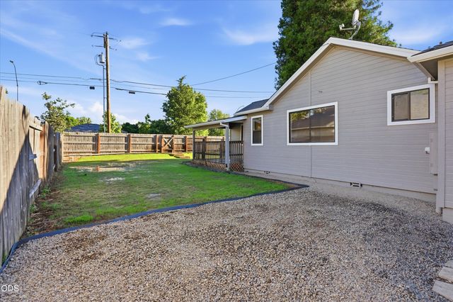 1908 Cunningham Avenue, Medford, OR 97501