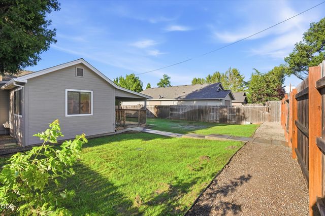 1908 Cunningham Avenue, Medford, OR 97501