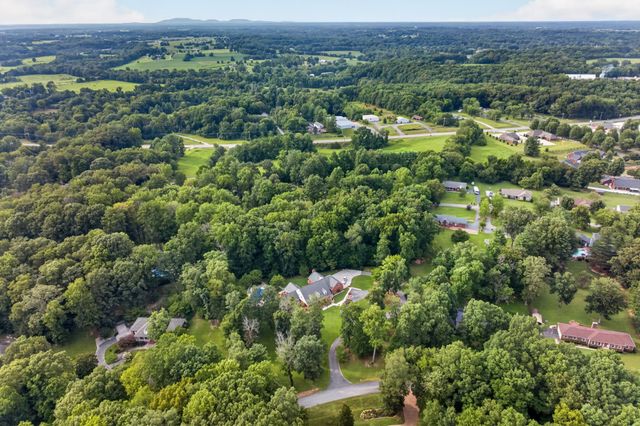 325 McKennon Blvd, Mcminnville, TN 37110