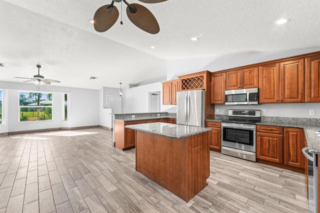 13587 76th Road N, The Acreage, FL 33412