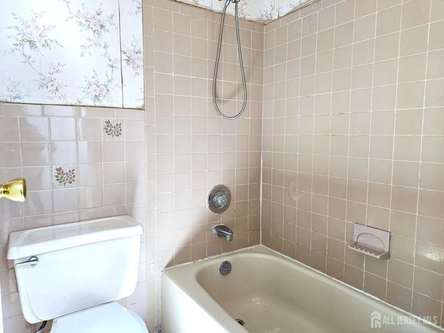 9 Mockingbird Lane, South Brunswick, NJ 08810