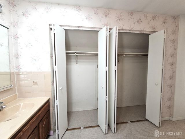 9 Mockingbird Lane, South Brunswick, NJ 08810