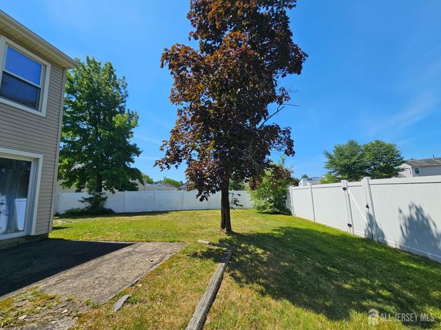 9 Mockingbird Lane, South Brunswick, NJ 08810