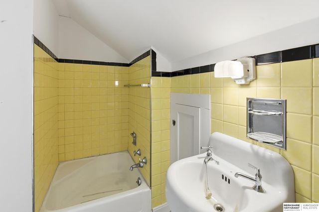 1103 K Street, Tekamah, NE 68061