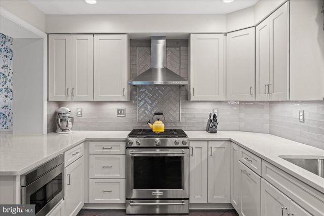2229 N QUANTICO ST, Arlington, VA 22205