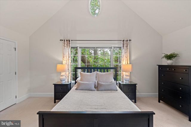 2229 N QUANTICO ST, Arlington, VA 22205