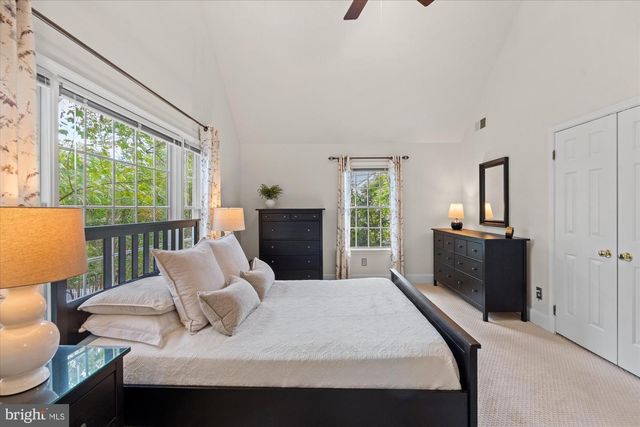 2229 N QUANTICO ST, Arlington, VA 22205