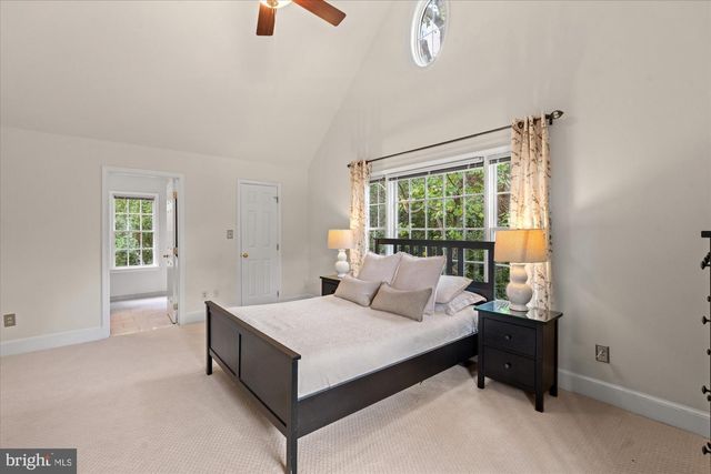 2229 N QUANTICO ST, Arlington, VA 22205
