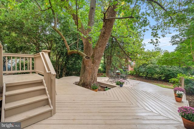 2229 N QUANTICO ST, Arlington, VA 22205