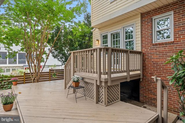 2229 N QUANTICO ST, Arlington, VA 22205