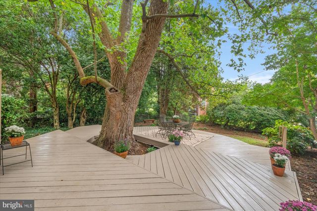 2229 N QUANTICO ST, Arlington, VA 22205