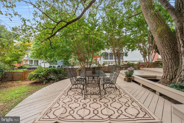 2229 N QUANTICO ST, Arlington, VA 22205