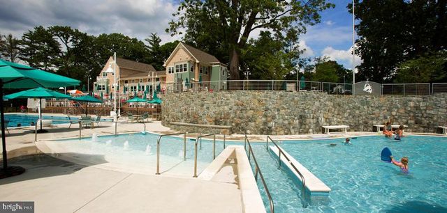 2229 N QUANTICO ST, Arlington, VA 22205