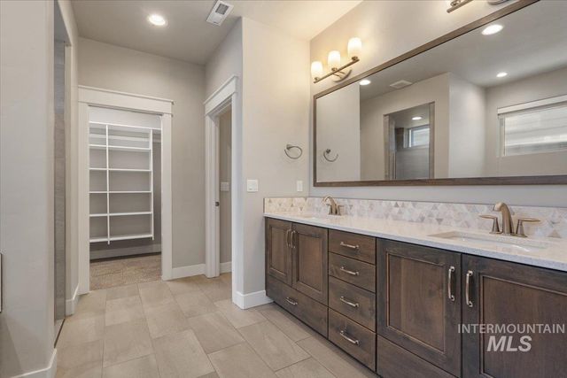 3477 E Kalinga Ln, Meridian, ID 83642
