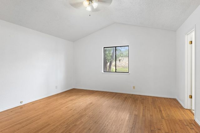 127 White Tail Dr, Kerrville, TX 78028