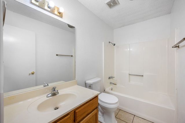 127 White Tail Dr, Kerrville, TX 78028