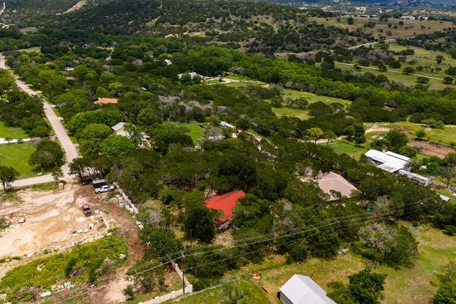 127 White Tail Dr, Kerrville, TX 78028