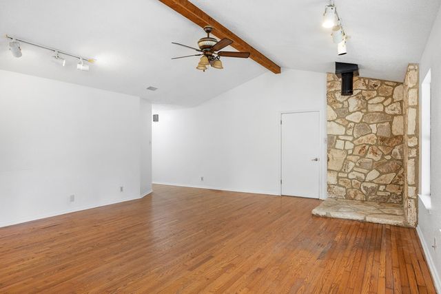 127 White Tail Dr, Kerrville, TX 78028