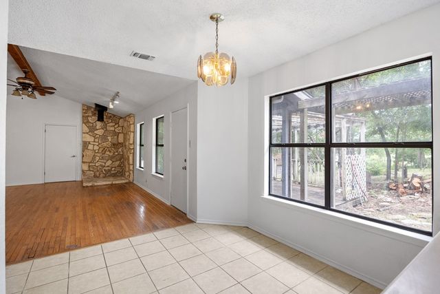 127 White Tail Dr, Kerrville, TX 78028