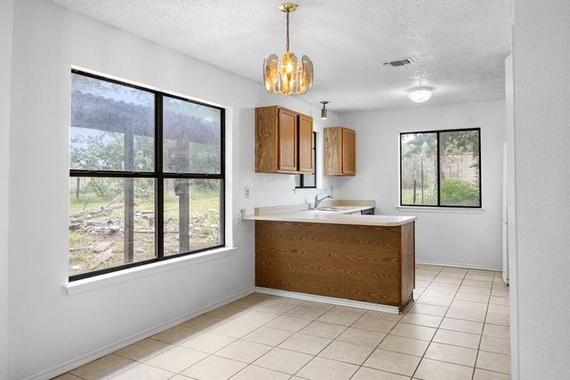 127 White Tail Dr, Kerrville, TX 78028