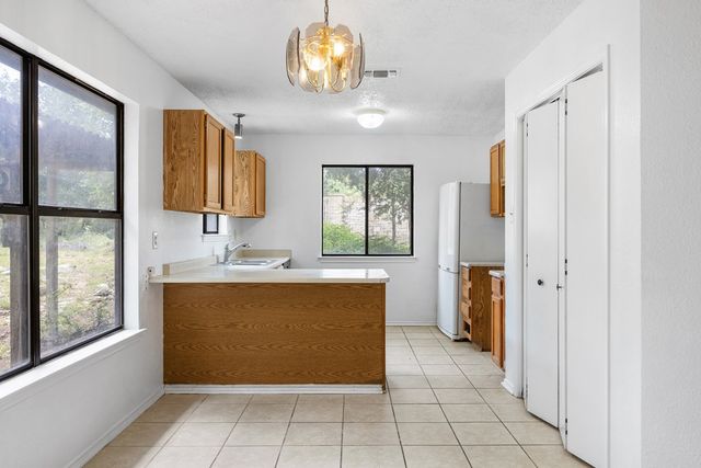 127 White Tail Dr, Kerrville, TX 78028